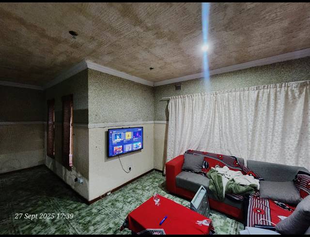 3 BEDROOM FREESTANDING FOR SALE IN BAKERVILLE HEIGHTS